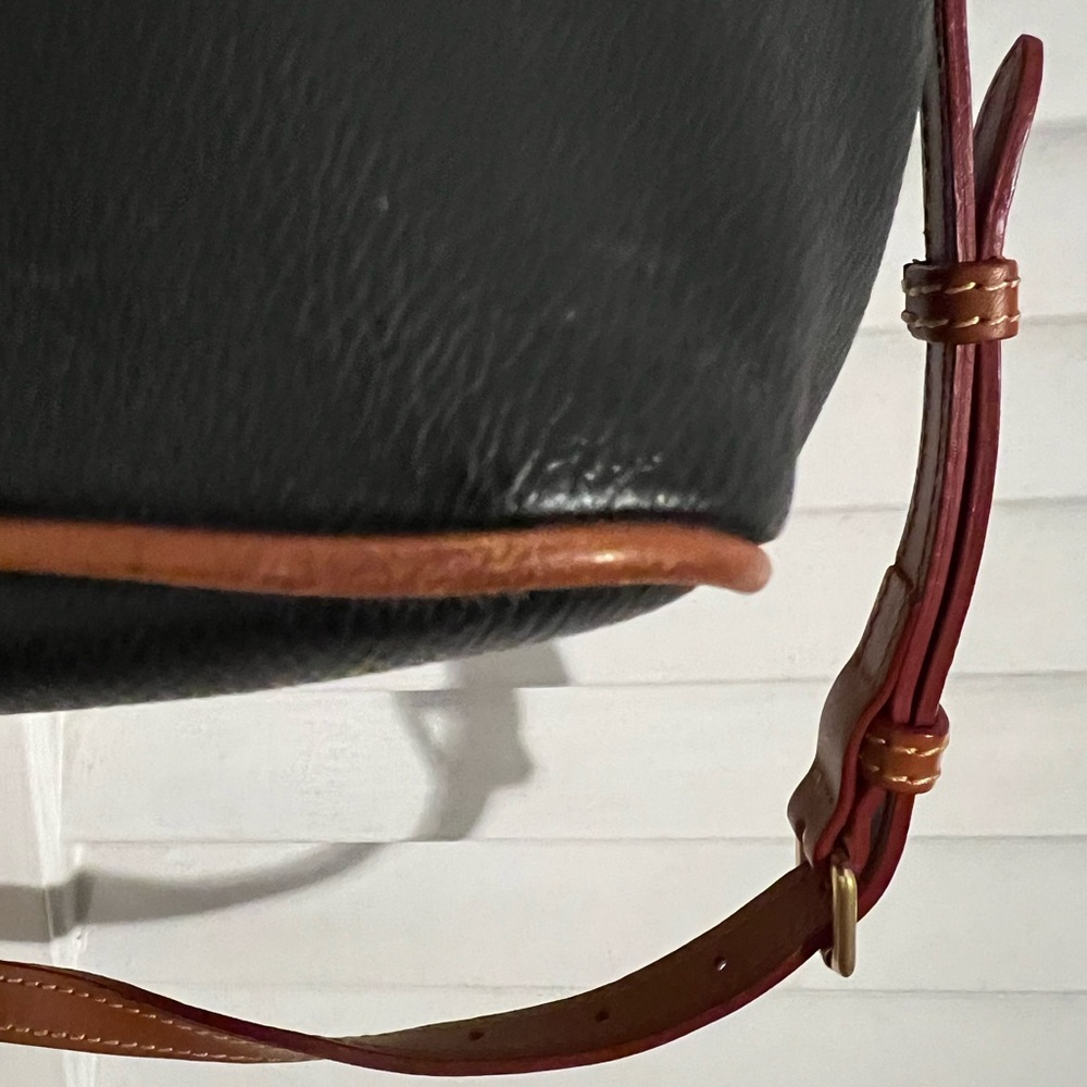 Dooney & Bourke Pebble Grain Large Zip Dome Satchel Black British Tan - Picture 9 of 16